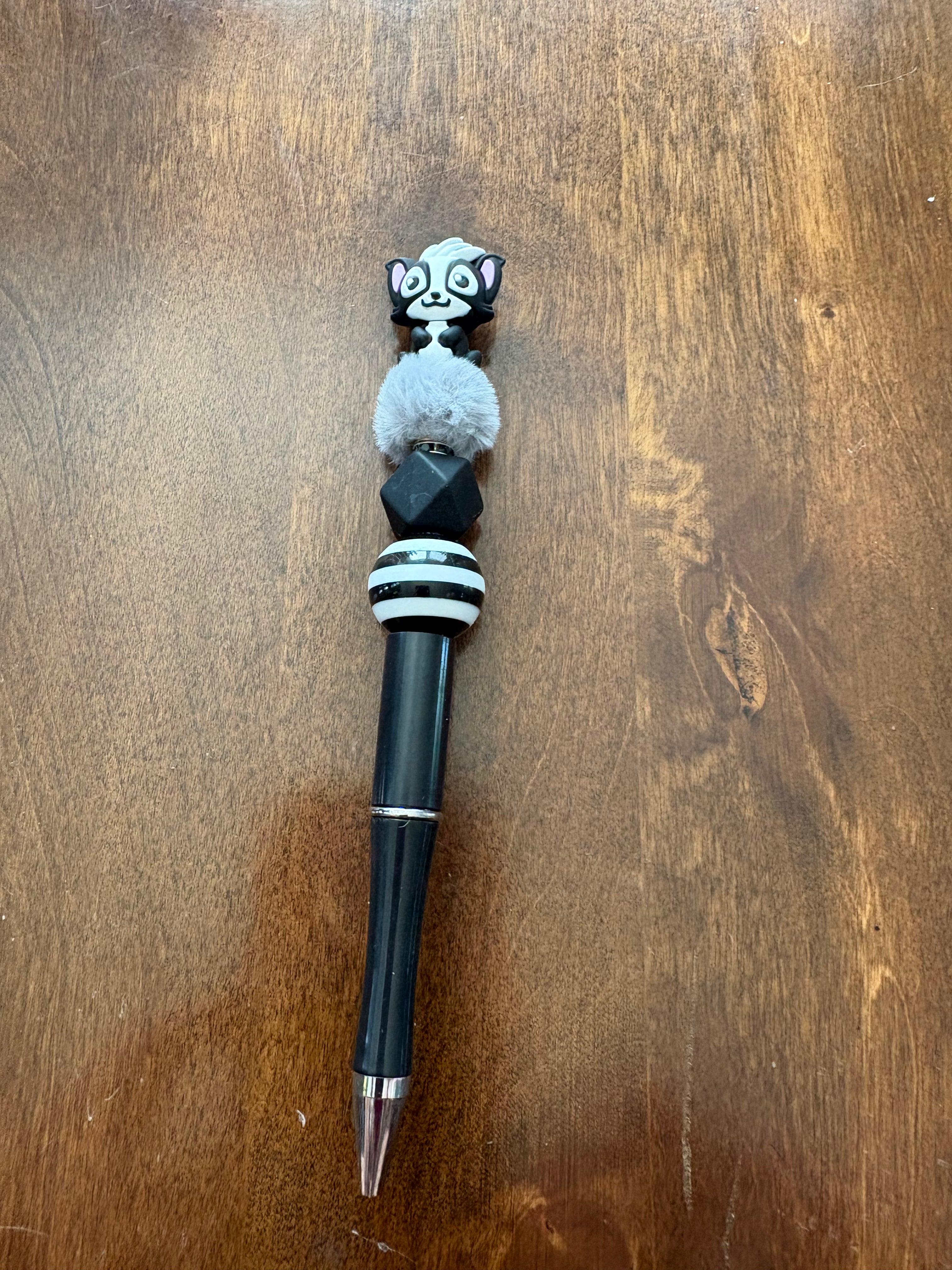 Skunk pen